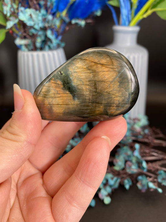 Freiform aus Labradorit (R11)