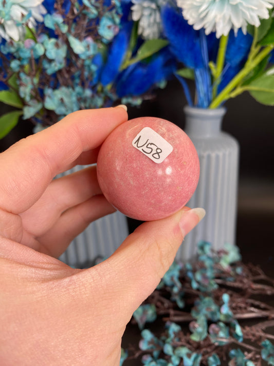 Kugel aus Thulit (N58)