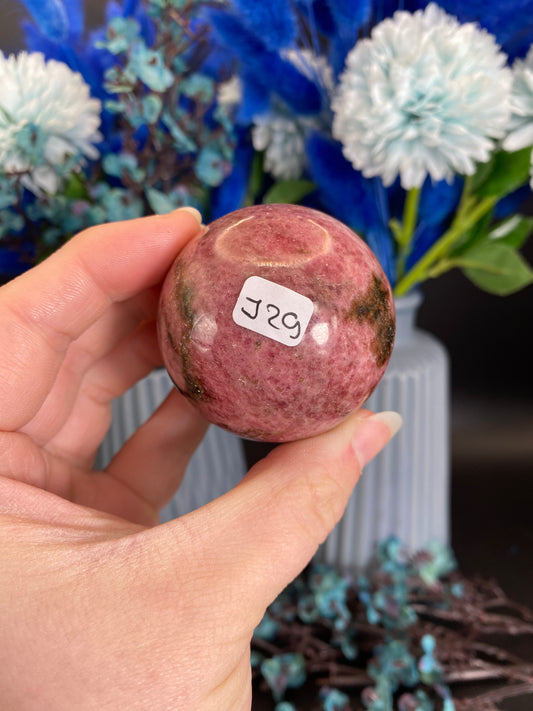 Kugel aus Rhodonit (J29)