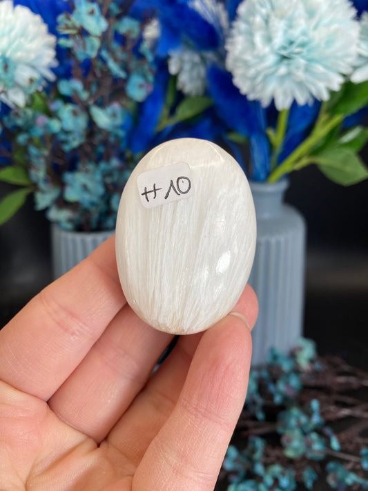 Handstein aus Skolezit (H10)