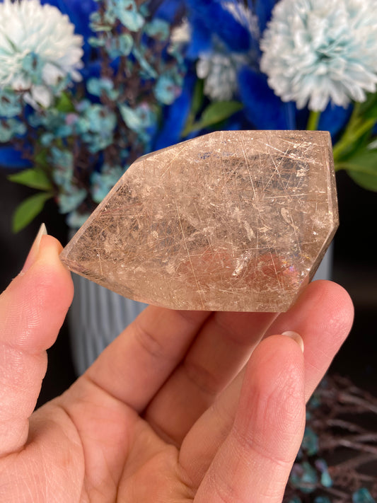 Freiform aus Rutilquarz