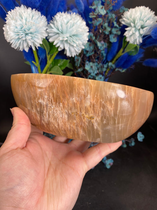 Schale aus Mondstein