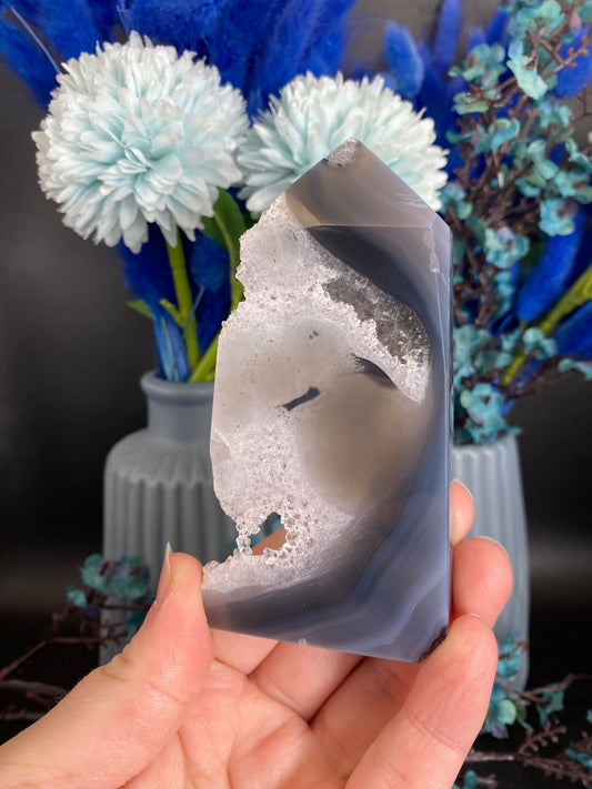 Turm aus Achat (N13)