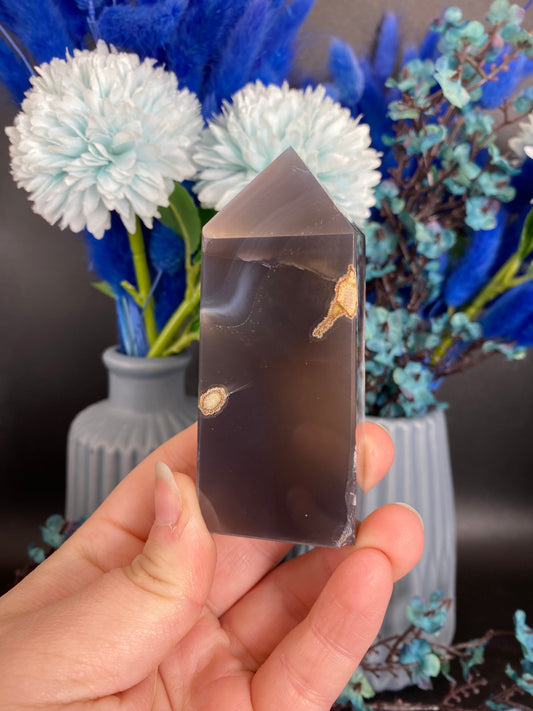 Turm aus Achat (E17)