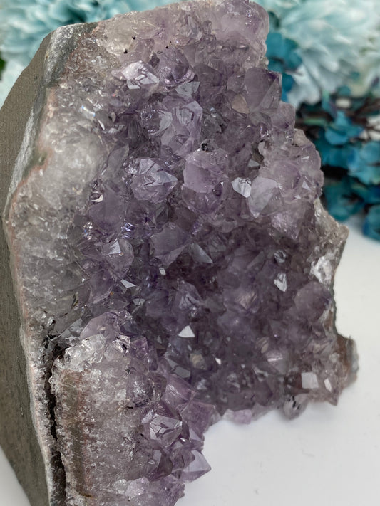 Amethyst Cut Base (Q28)