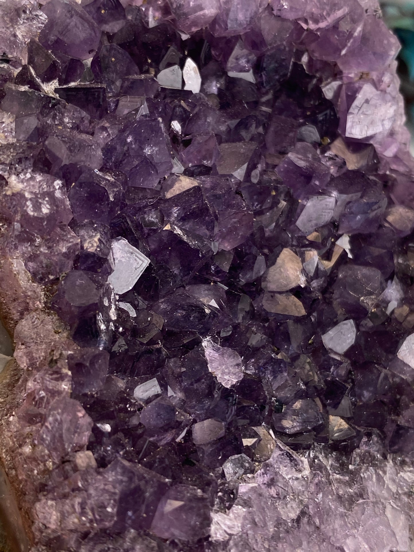 Amethyst Cut Base (E22)