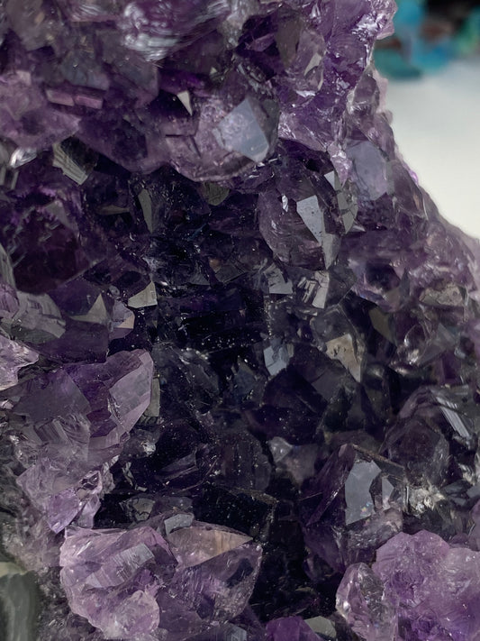 Amethyst Cut Base (P21)