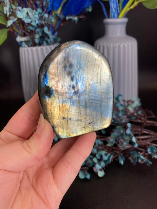 Freiform aus Labradorit (S36)