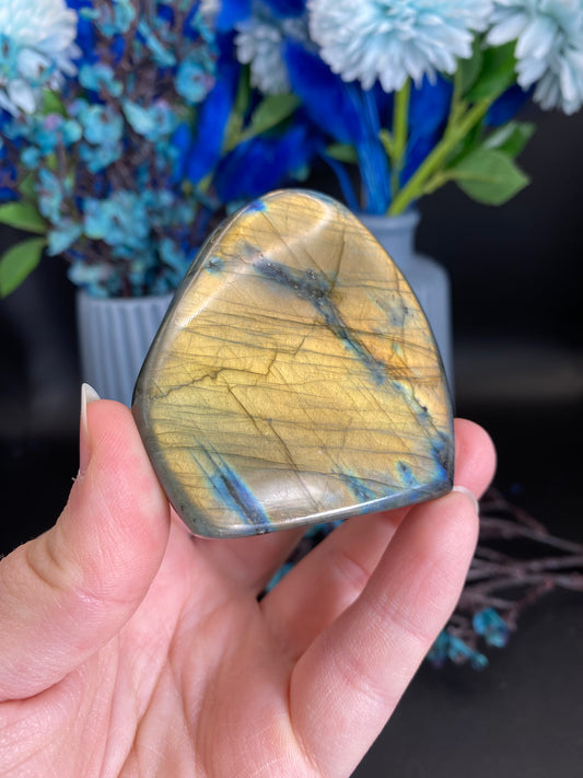 Freiform aus Labradorit (G27)