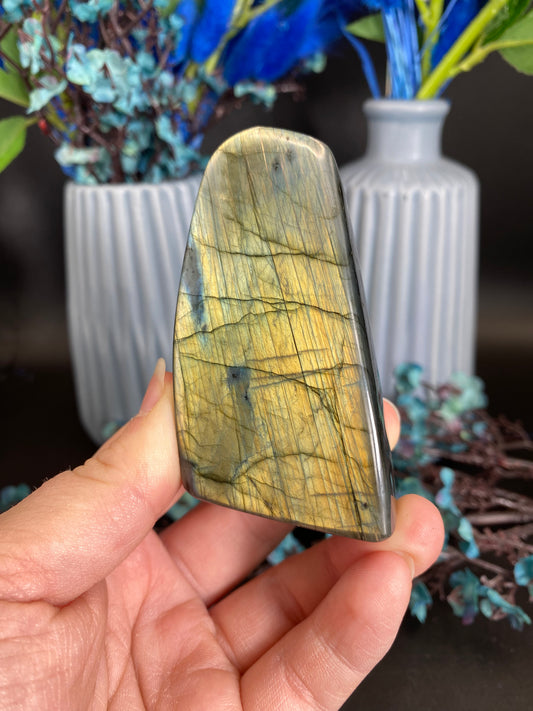 Freiform aus Labradorit (Z25)