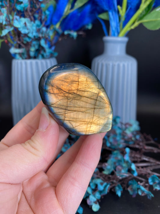 Freiform aus Labradorit (D14)