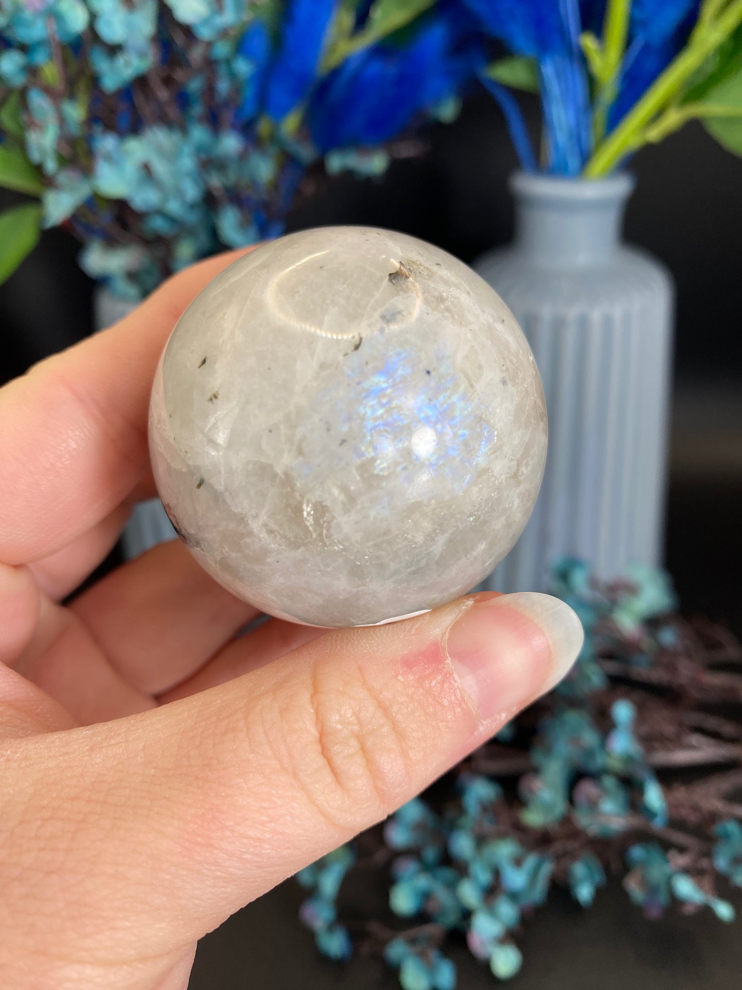 Kugel aus weißem Labradorit (G70)