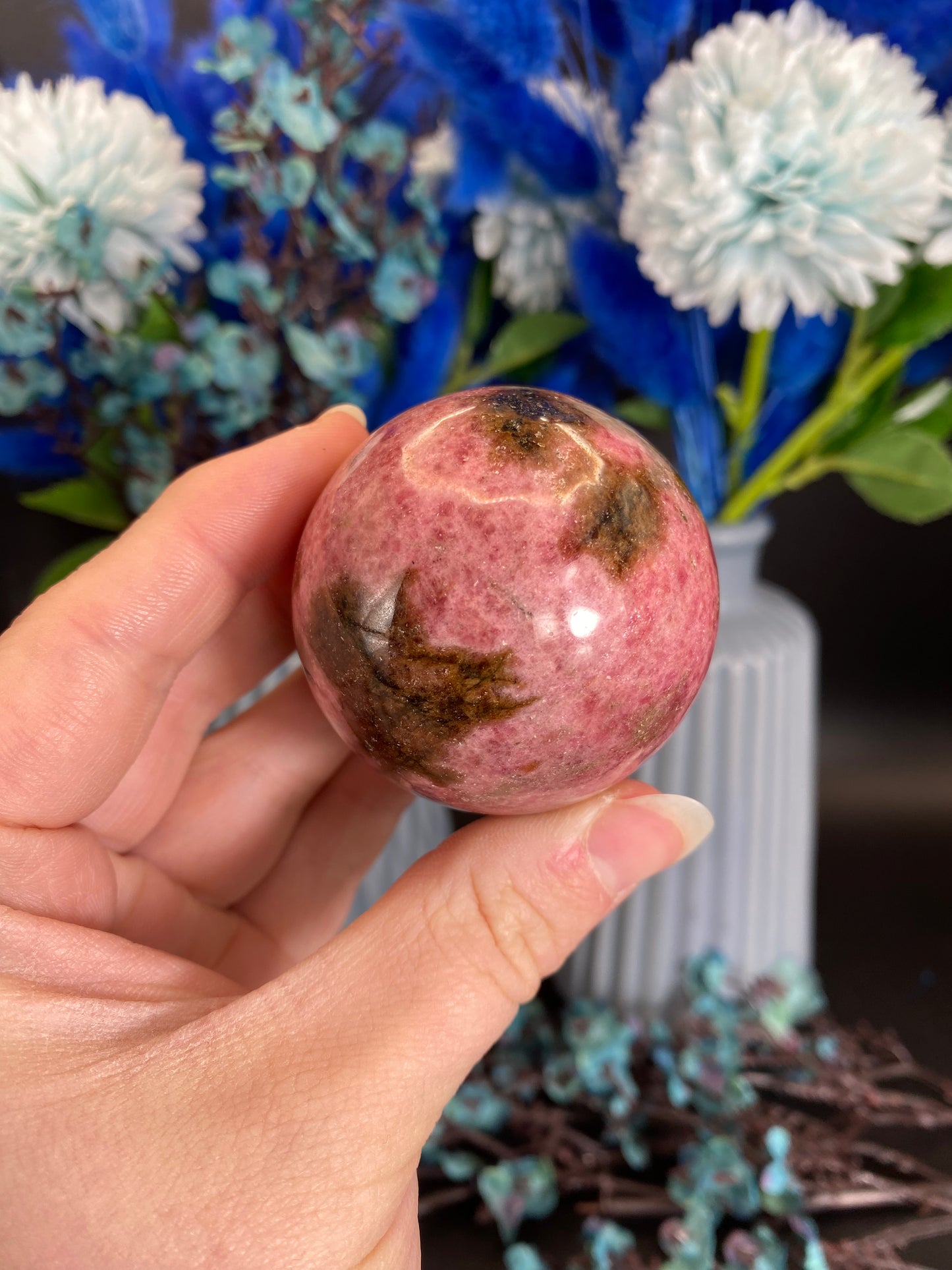 Kugel aus Rhodonit (J29)