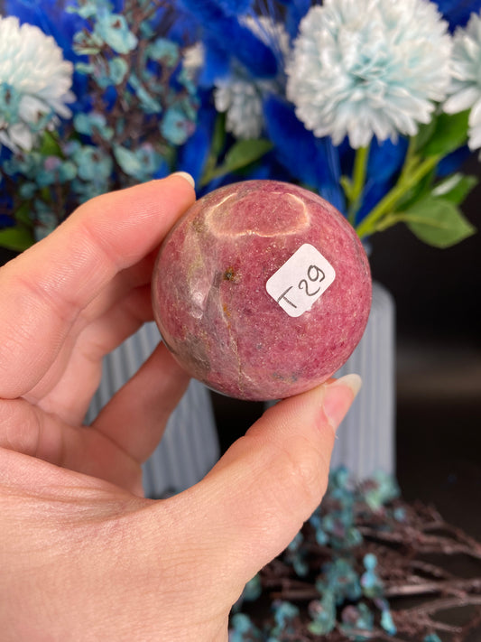 Kugel aus Rhodonit (T29)