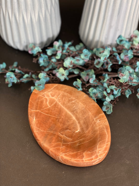 Schale aus Sonnenstein (R40)