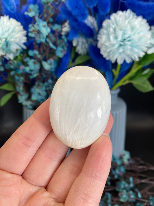 Handstein aus Skolezit (R11)