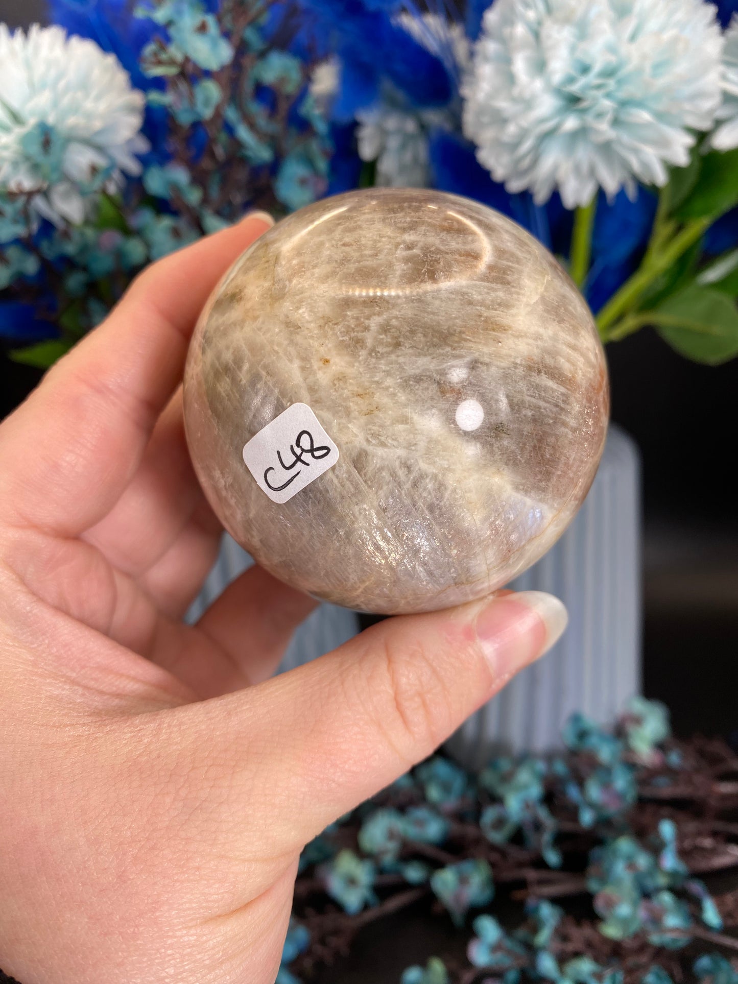 Kugel aus Mondstein (C48)