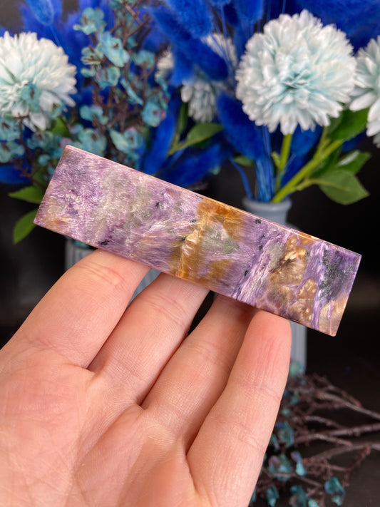 Freiform aus Charoit (J116)