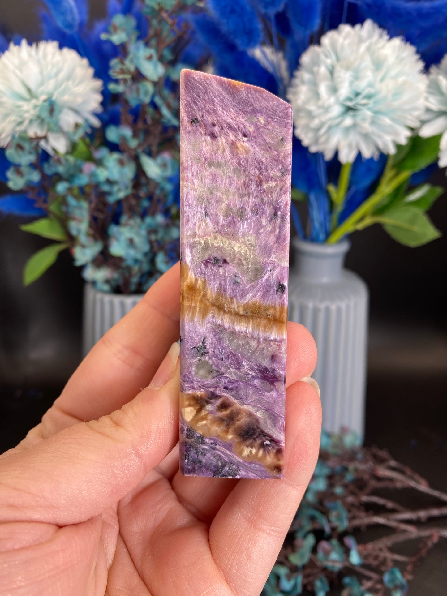 Freiform aus Charoit (J116)