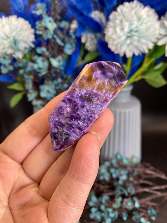 Freiform aus Charoit (A44)