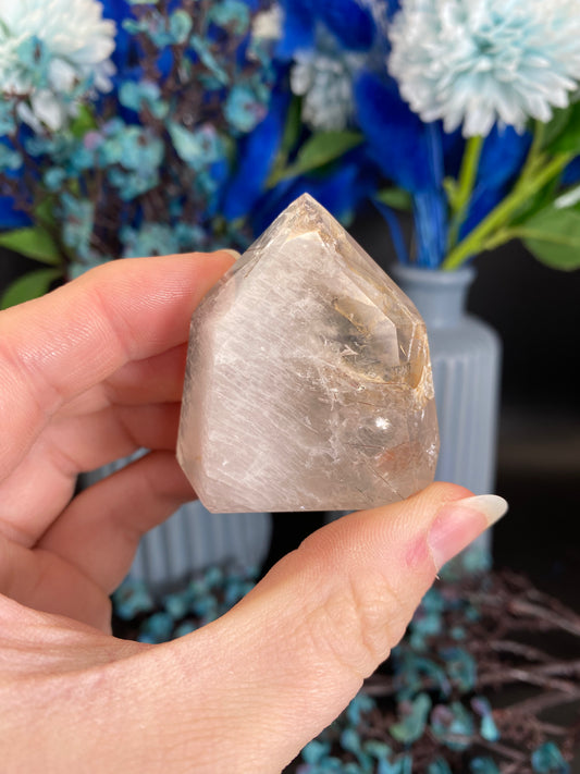 Turm aus Rutilquarz (X27)