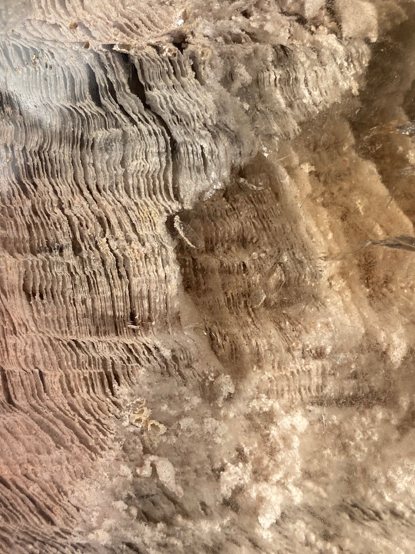 Turm aus Gartenquarz (H649)