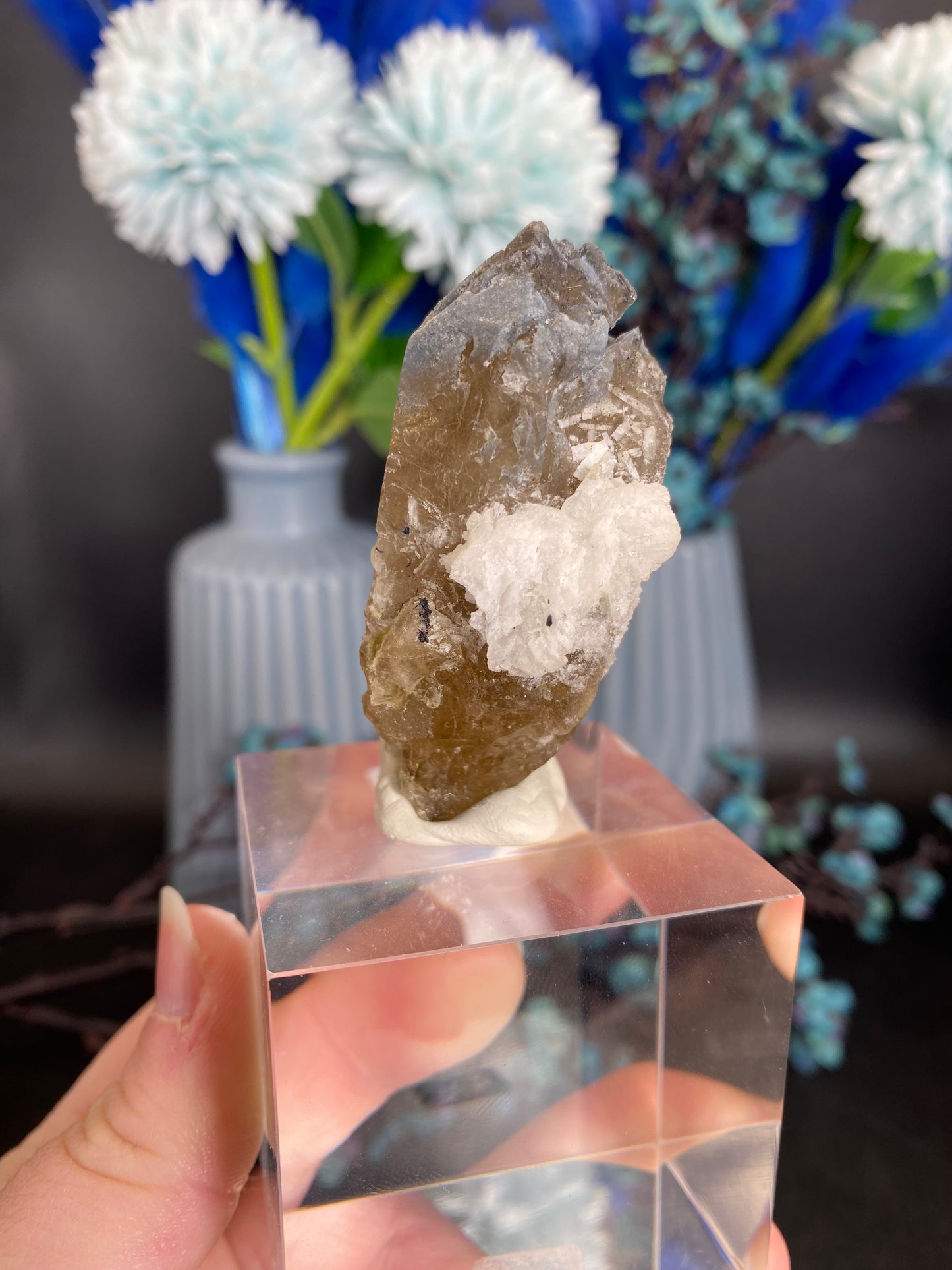 Citrin mit blauem Turmalin und Albit aus Brasilien (T280)