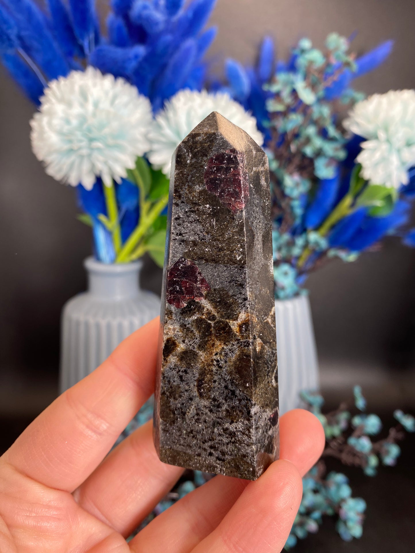 Turm aus Granat mit Staurolith (C31)