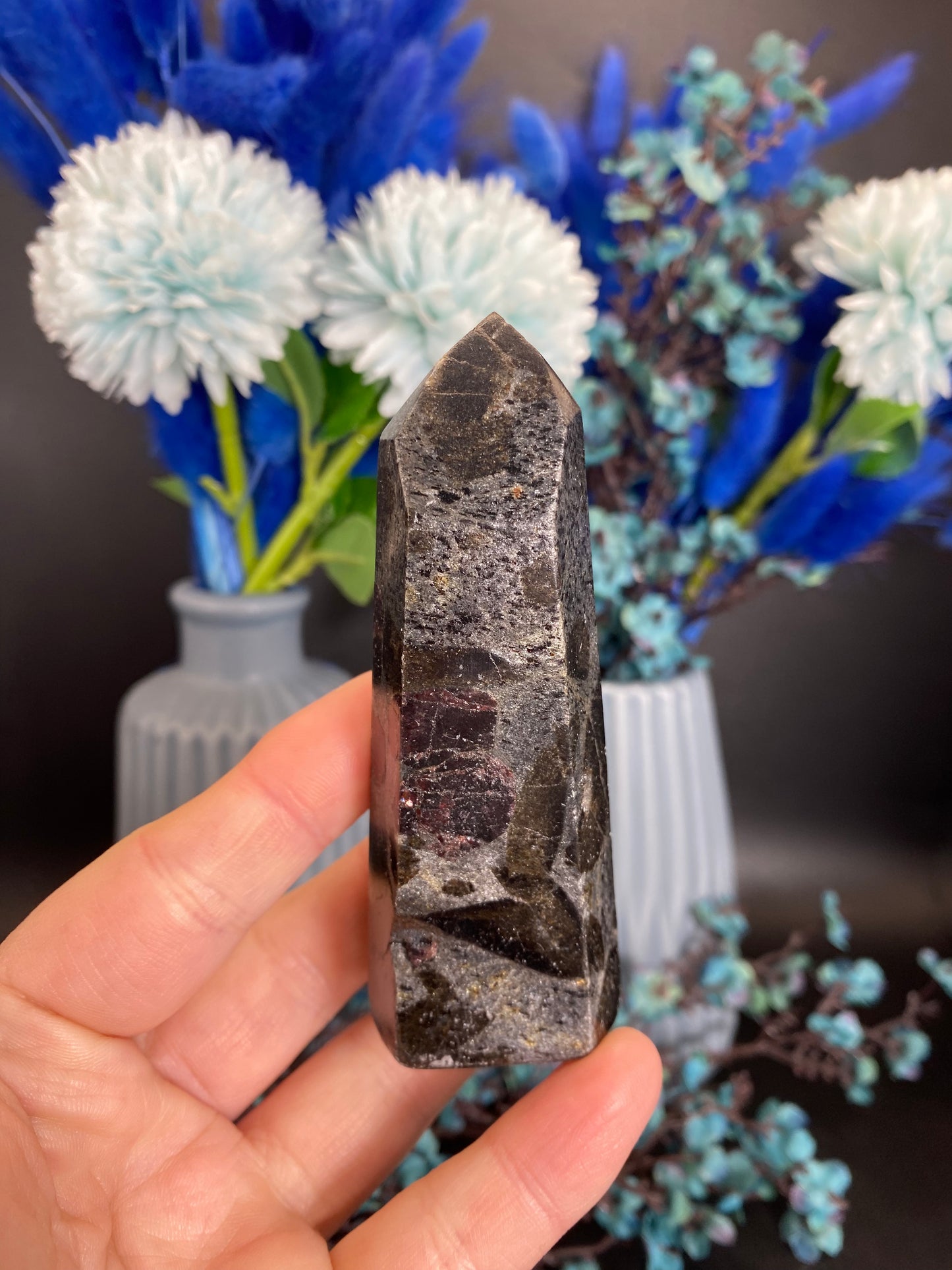 Turm aus Granat mit Staurolith (Z33)