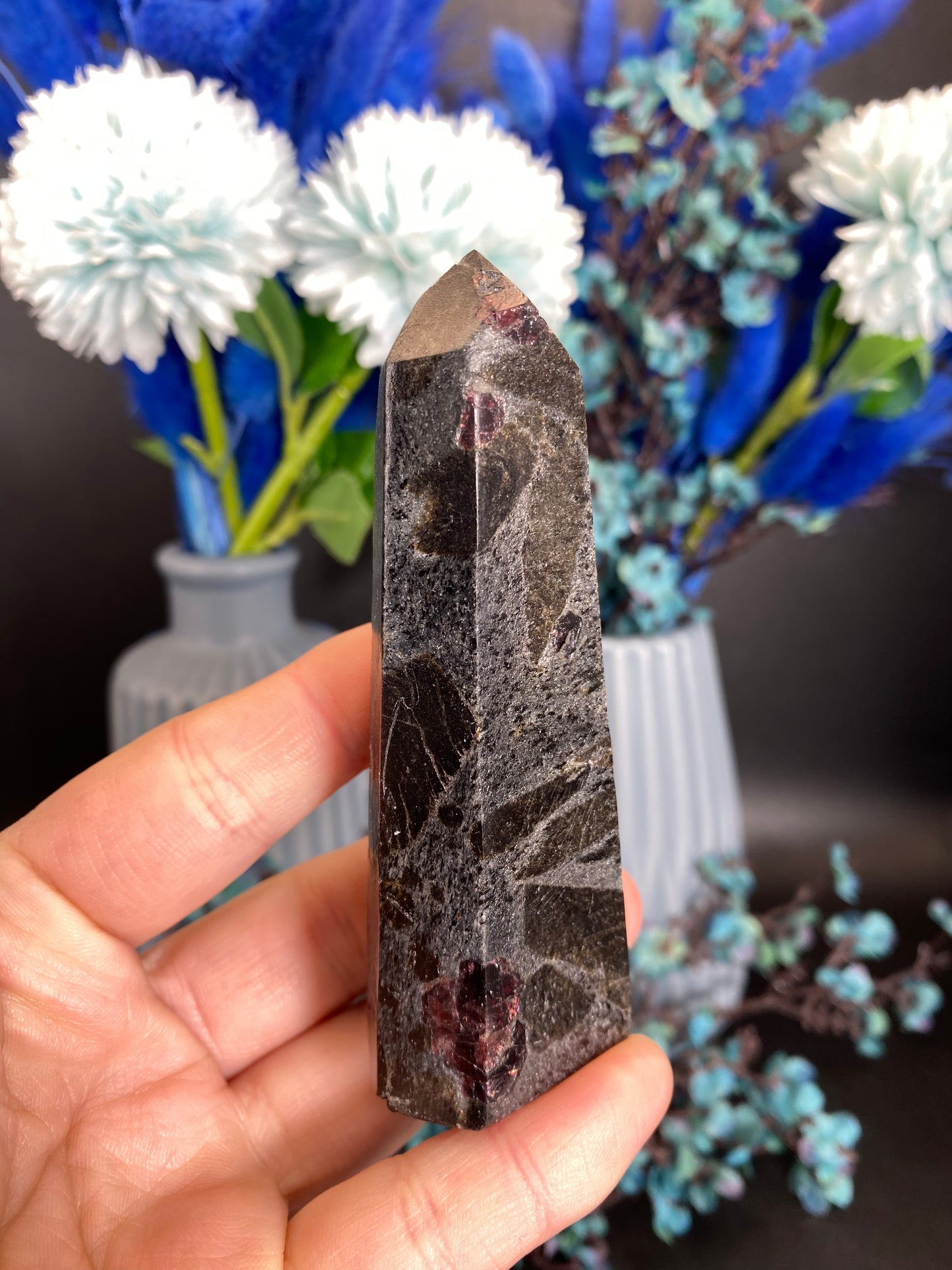 Turm aus Granat mit Staurolith (Z33)