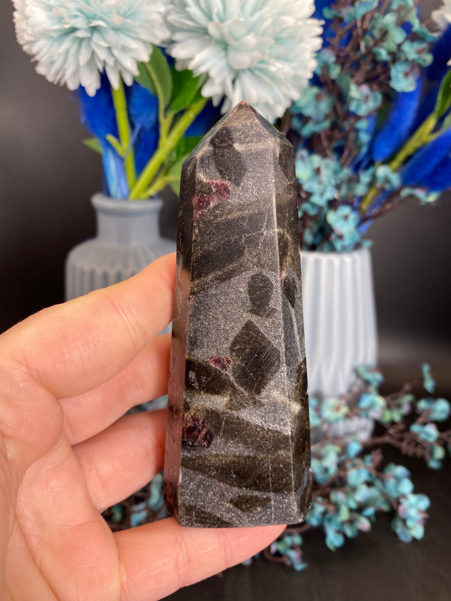 Turm aus Granat mit Staurolith (T42)