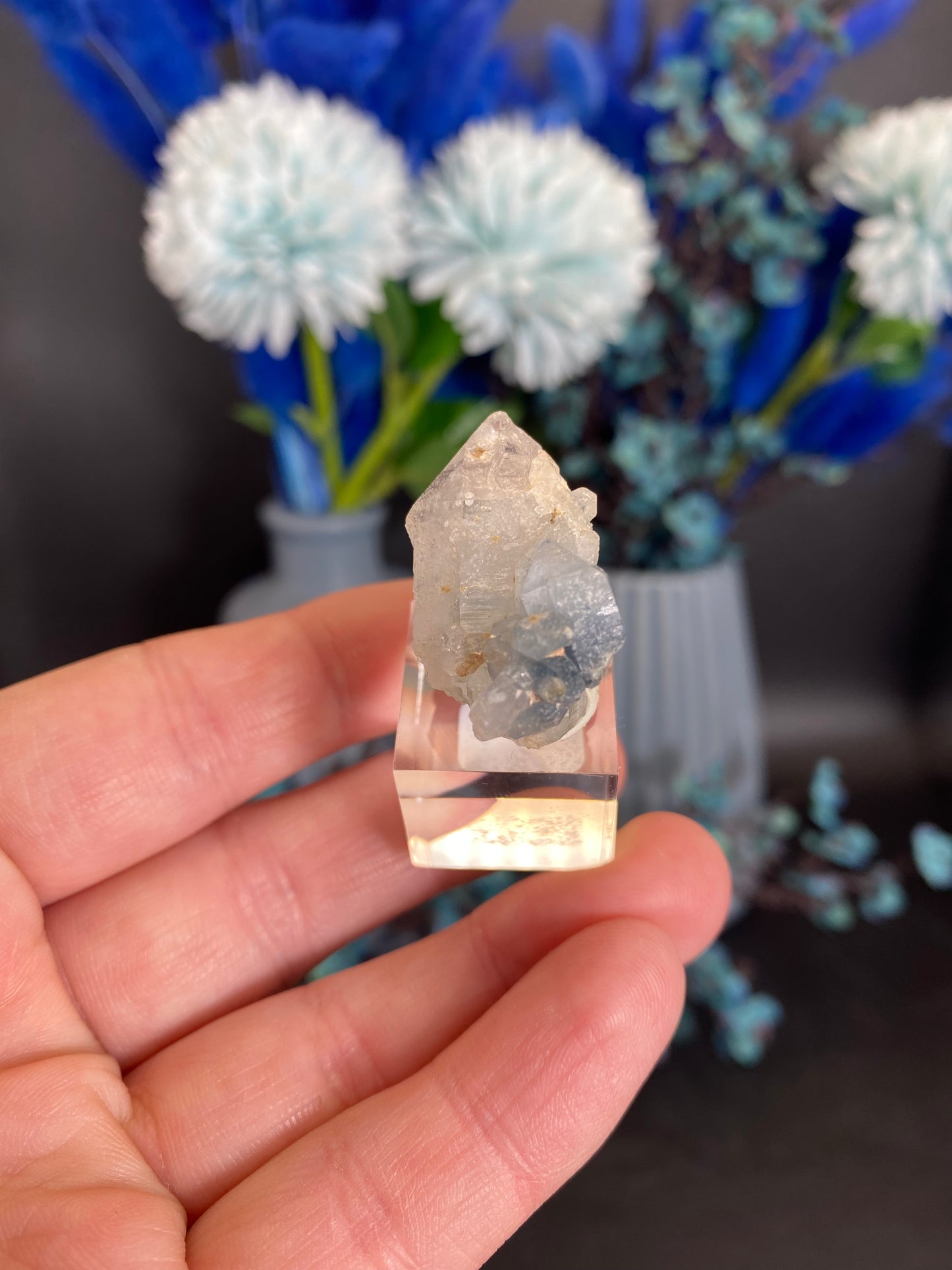 Blauer Turmalin in Quarz (C65)