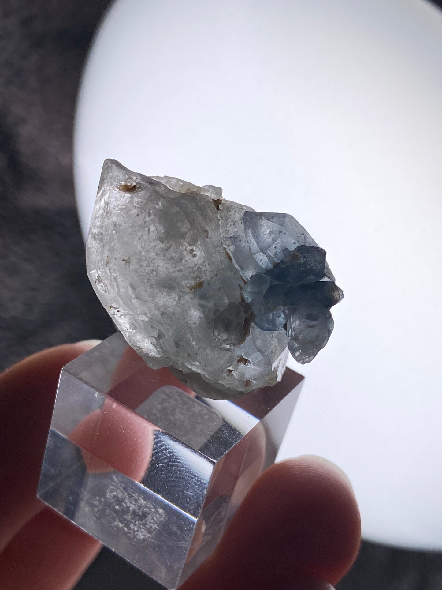 Blauer Turmalin in Quarz (C65)