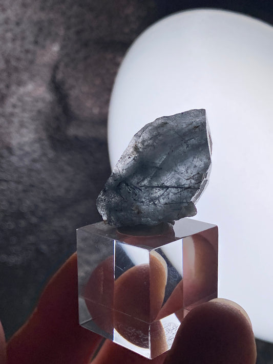 Blauer Turmalin in Quarz (K75)