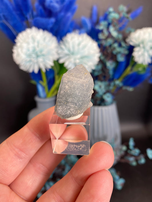 Blauer Turmalin in Quarz (K75)