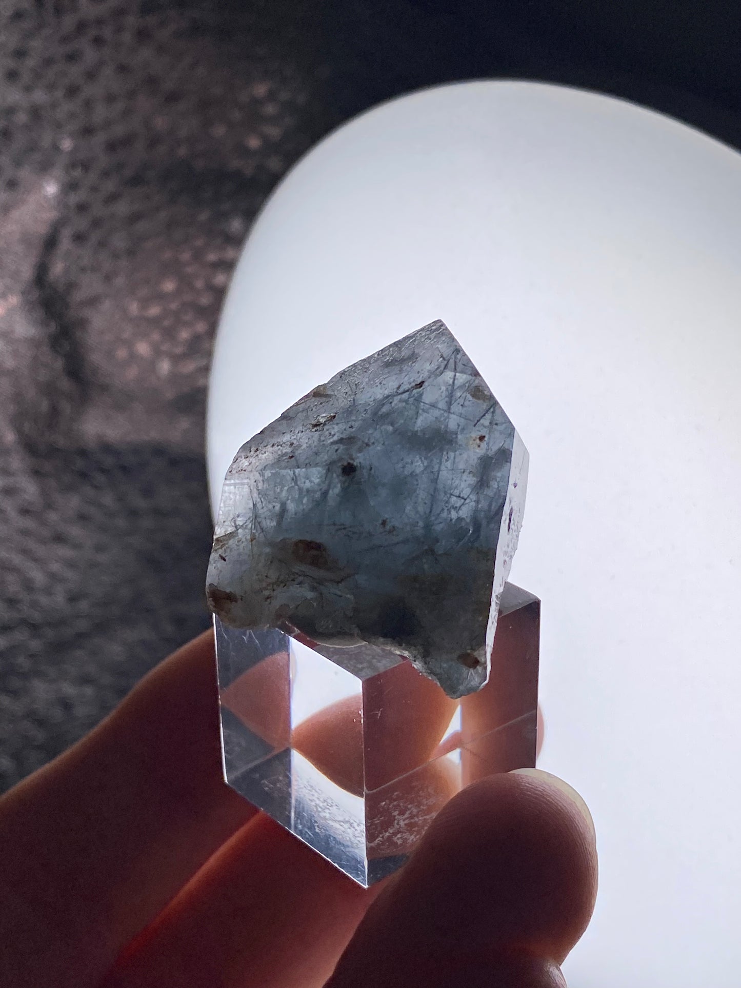 Blauer Turmalin in Quarz (I75)