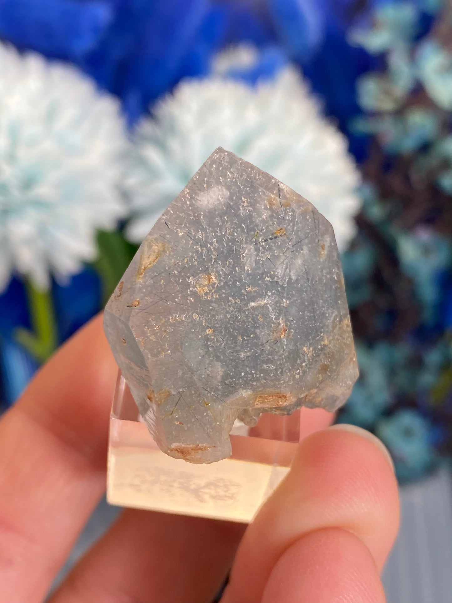 Blauer Turmalin in Quarz (I75)