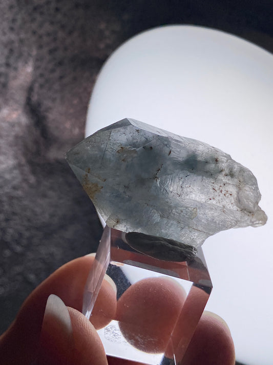 Blauer Turmalin in Quarz (E75)