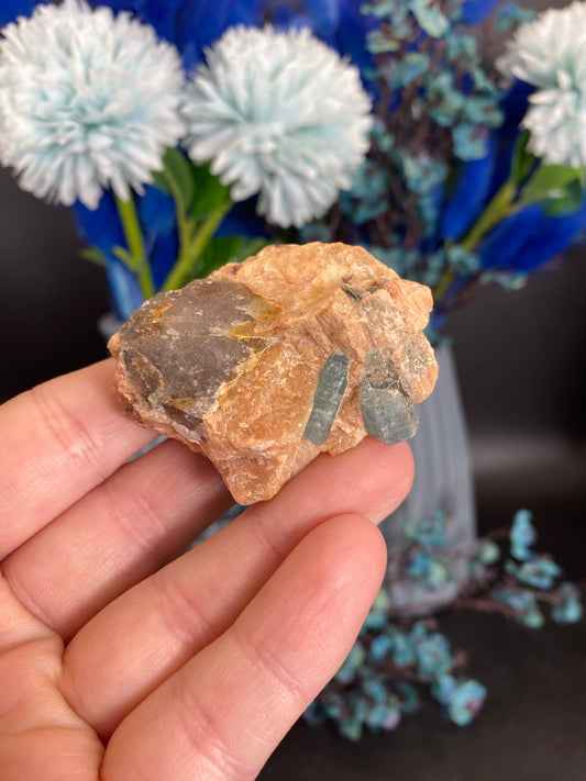 Aquamarin auf Feldspat aus Brasilien (B90)