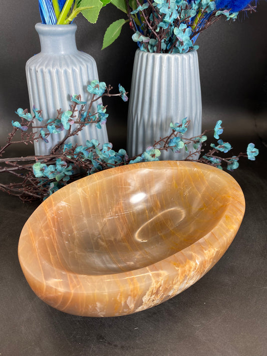 Schale aus Mondstein