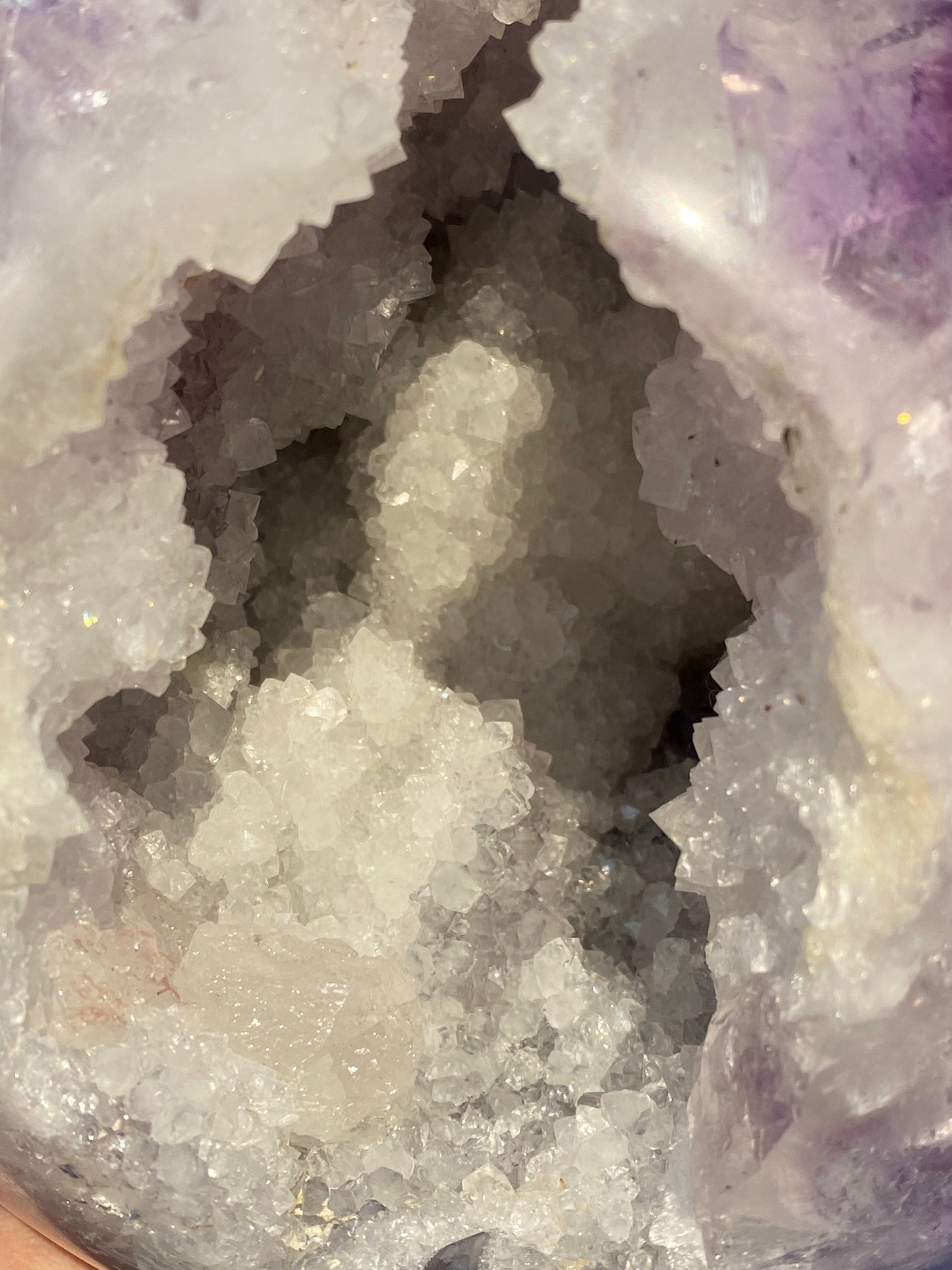 Kugel aus Amethyst mit Achat und Quarz