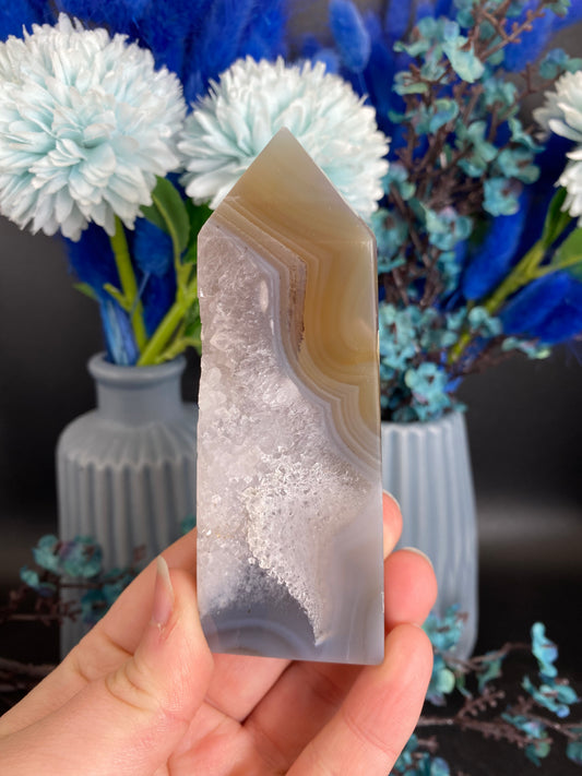 Turm aus Achat (X11)