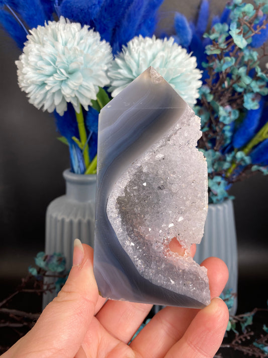 Turm aus Achat (N13)