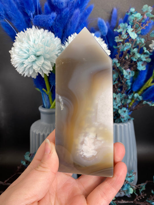 Turm aus Achat (H25)