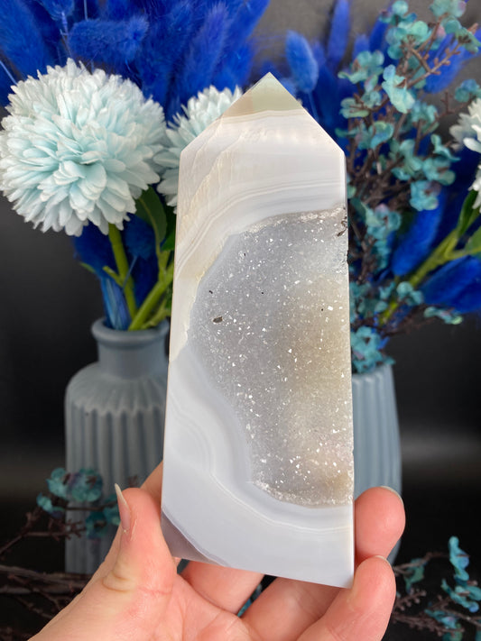 Turm aus Achat (N16)