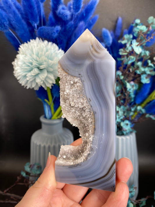 Turm aus Achat (R18)