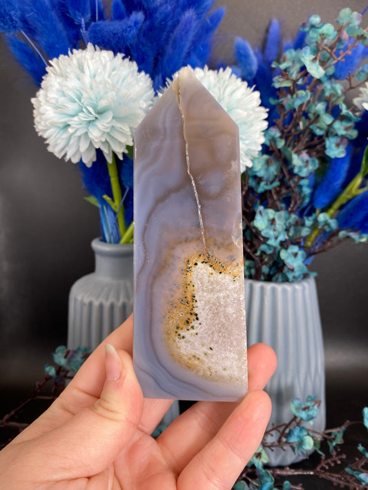 Turm aus Achat (N19)