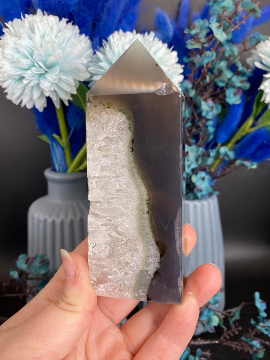 Turm aus Achat (K30)