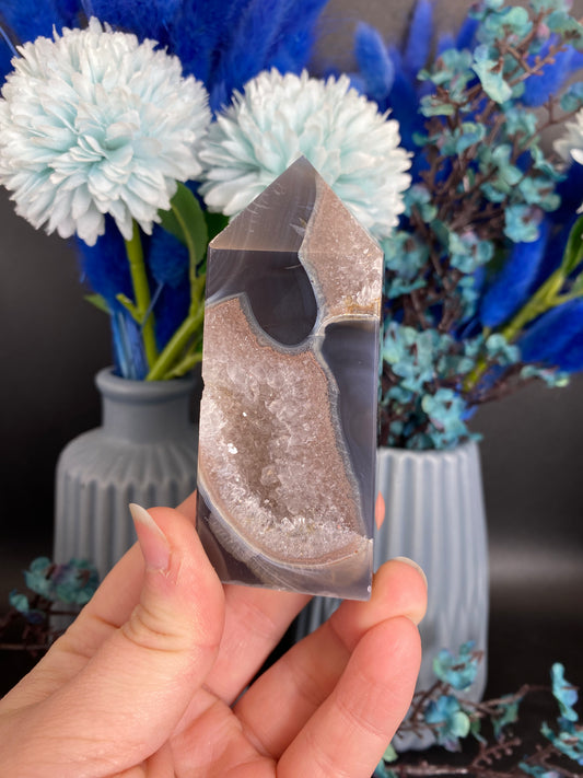 Turm aus Achat (E17)