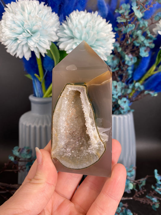 Turm aus Achat (U16)